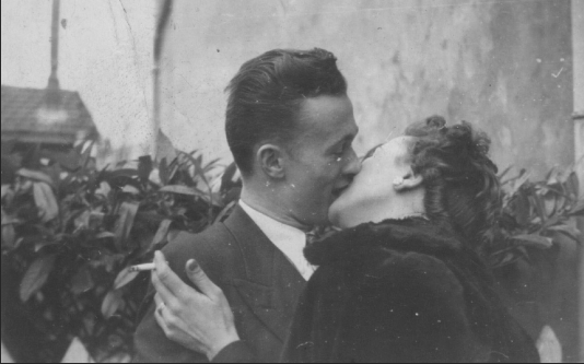 fredericroux64's tweet photo. Mon père et ma mère. https://t.co/7iAOK1GO2A