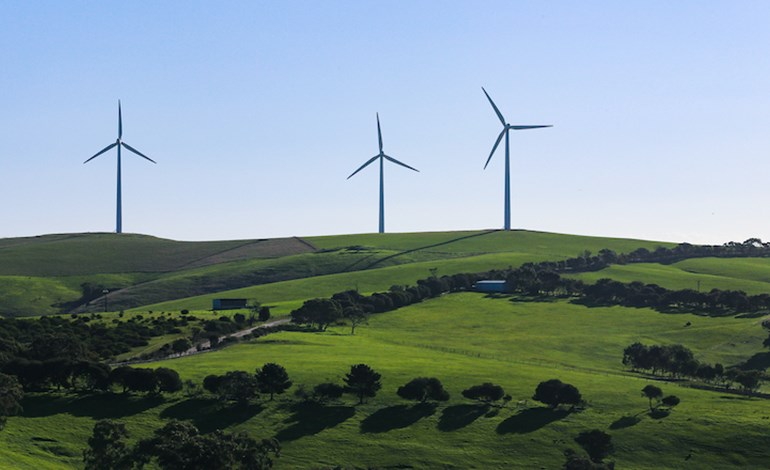 reNEWS_'s tweet photo. The UK government is being urged to rethink post-2030 renewables capacity models by “rebalancing” the level of planned offshore and onshore wind deployment in future network designs for Scotland.
https://t.co/Lu9bg55gNd https://t.co/vzfvwmZmQu