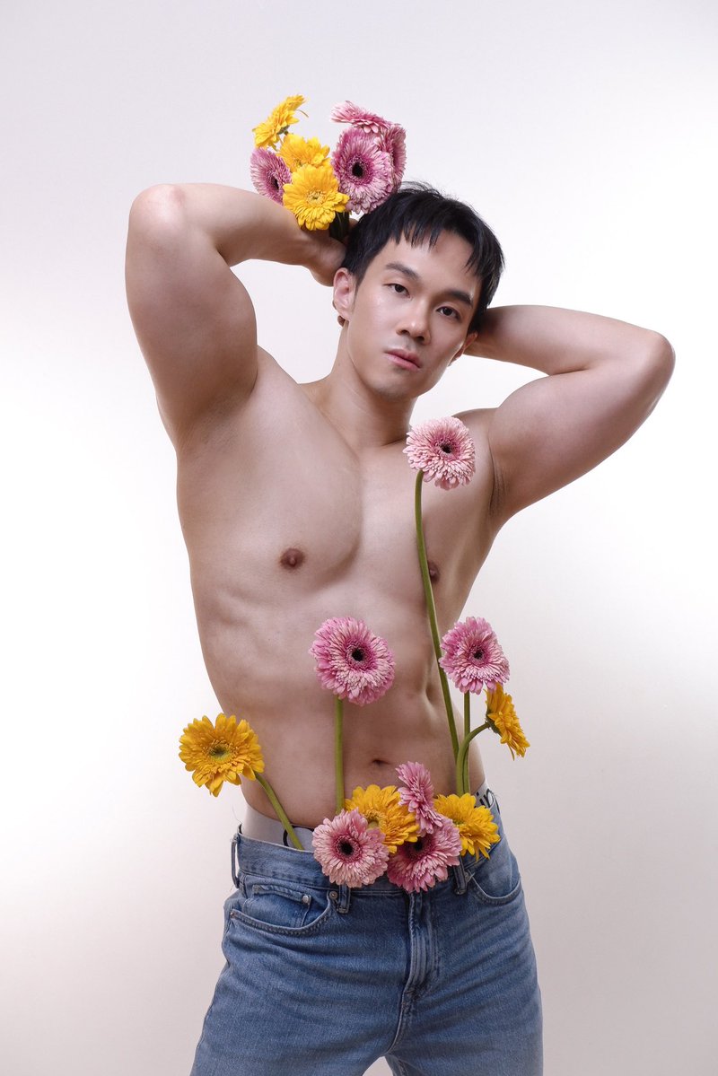 mintchocchipz's tweet photo. I can buy myself flowers 💐 https://t.co/4dTr3Iijx6