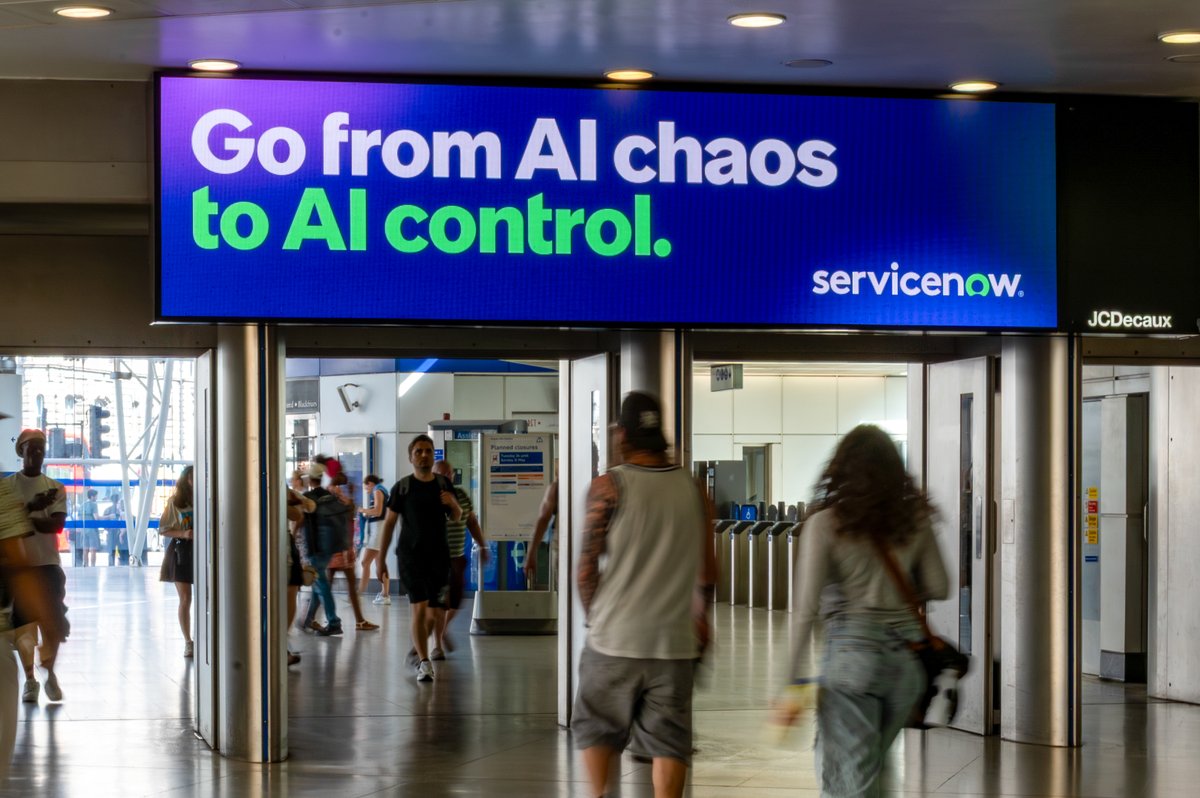 OutofhomeP's tweet photo. "Go from AI chaos to AI control"
.
@ServiceNow  
.
@JCDecaux_UK  
.
#ooh #outofhome #advertising #oohmedia #oohadvertising #advertisingphotography #oohmarketing #outdooradvertising #brandvisibility https://t.co/xXdFoHSiOa