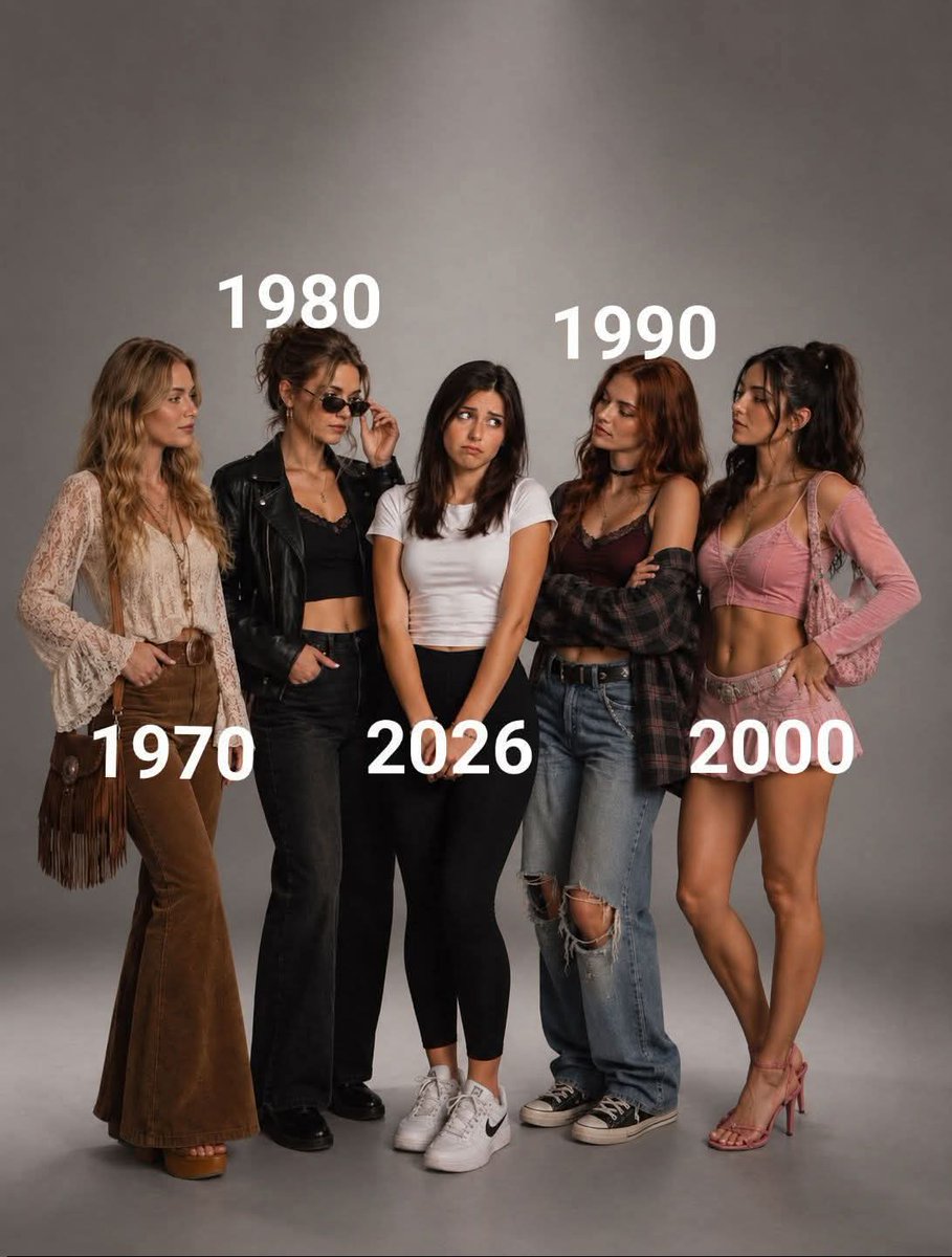 BhattiLaib9960's tweet photo. Which year's style do you think is prettier? https://t.co/BR59VzobHT
