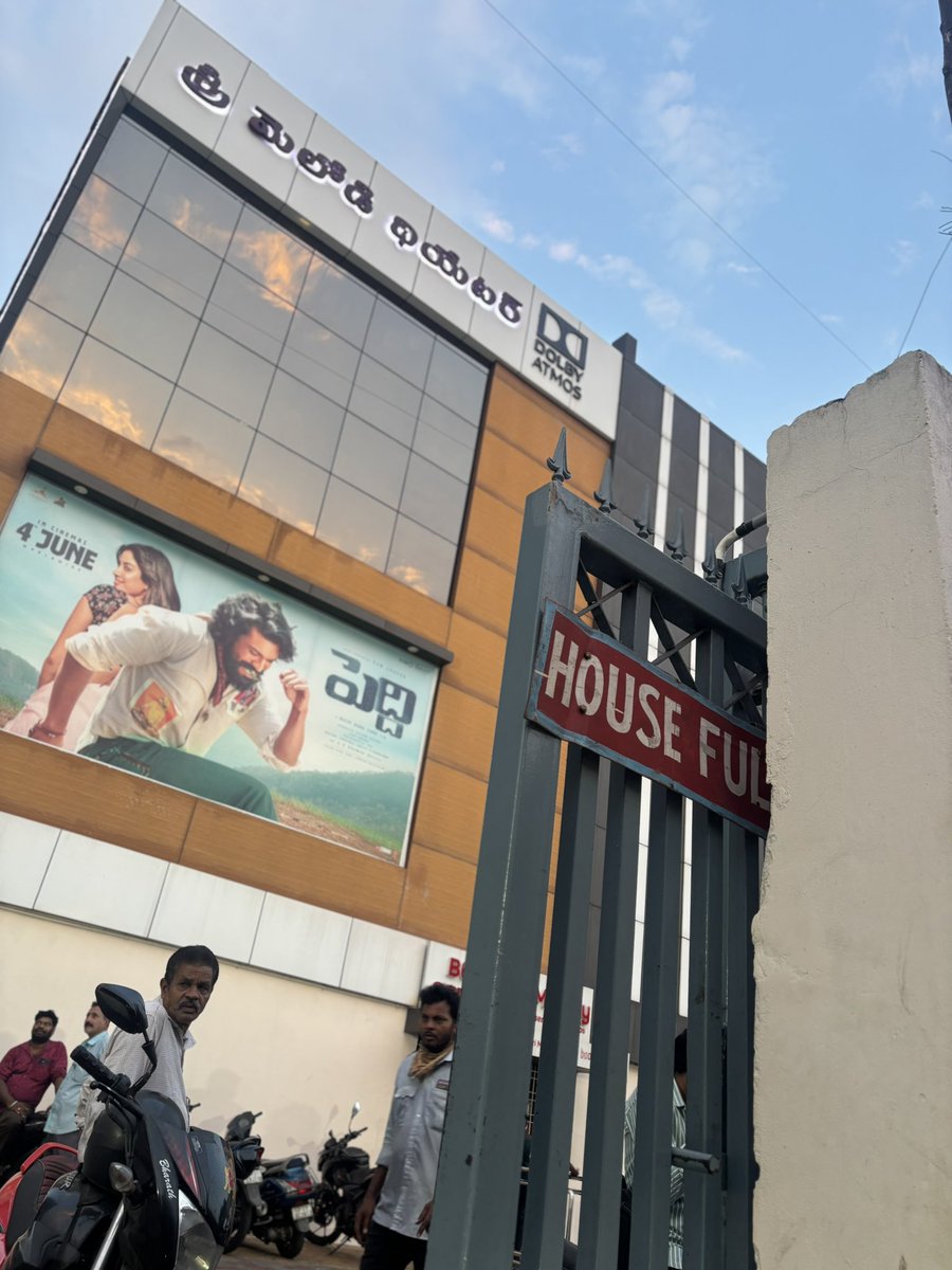 onlymoviesnews's tweet photo. #Peddi Day 6 Vizag City 1st Show :

Jagadamba - Full

Sri Melody - Full https://t.co/erb2cHnnK6