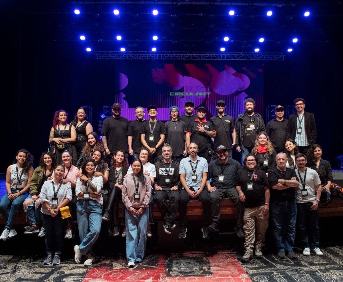 octavioarbelaez's tweet photo. El equipo @Circulart_ 2026 hizo posible este encuentro de las músicas de iberoamérica en una Medellin que siempre está a la espera de estos nuevos sonidos. Gracias querido equipo son uds grandes y hacen grande a nuestro querido @Circulart_ https://t.co/axkAuh8FQx