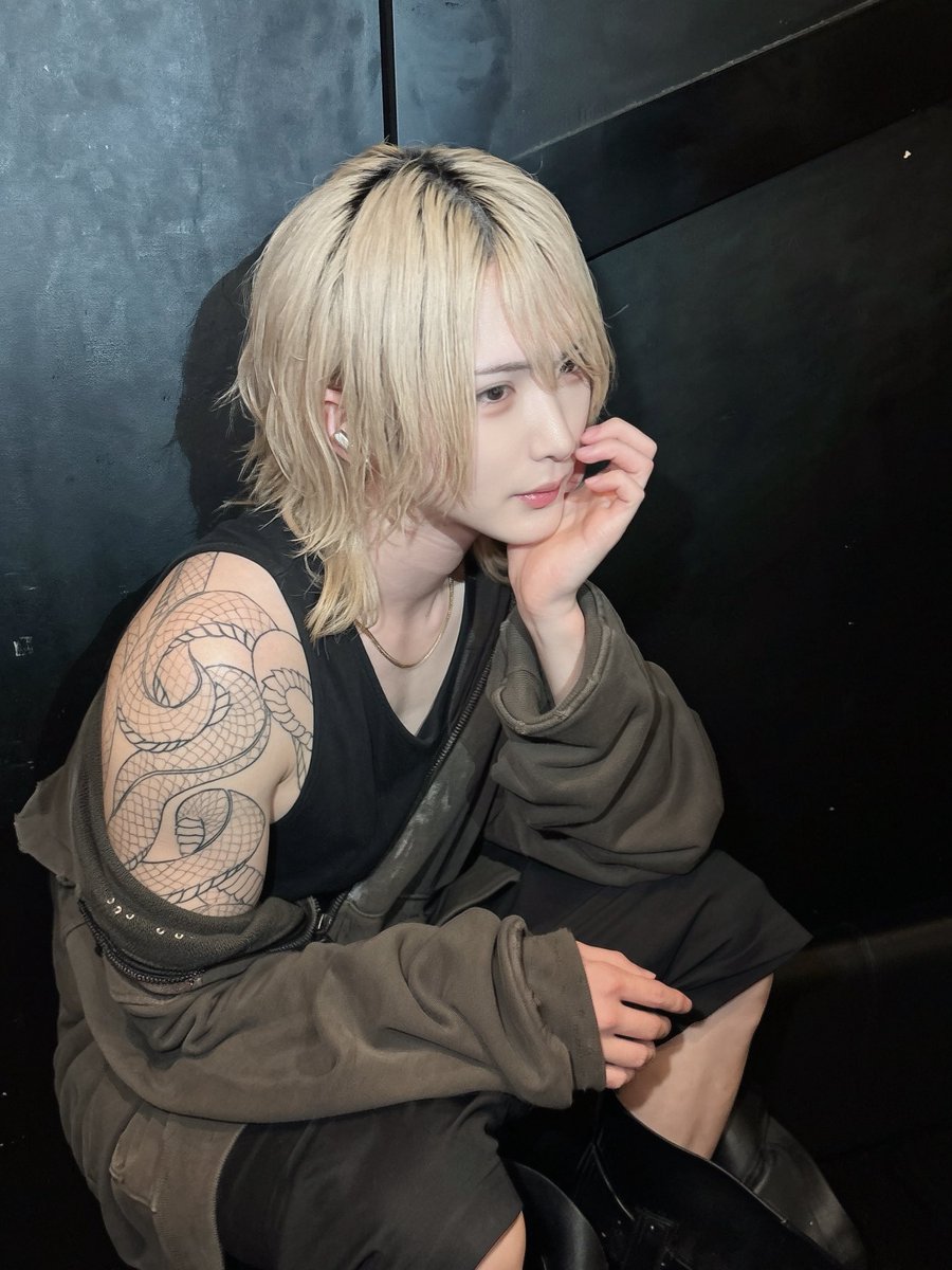 idesu_mlbl's tweet photo. 金髪ウルフ×タトゥー https://t.co/5ocLe2Mn0W