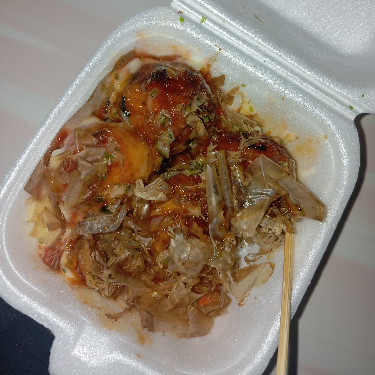 forsythia192's tweet photo. Abis nonton live Wooyoung masak takoyaki, jadi ikutan jajan deh 🤤 https://t.co/lLEUJHdHZX