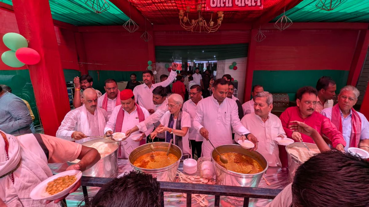 AnnuTandonUnnao's tweet photo. समाज वास्ते समाजवादी का विशाल भंडारा.. https://t.co/XtRGG3So5q