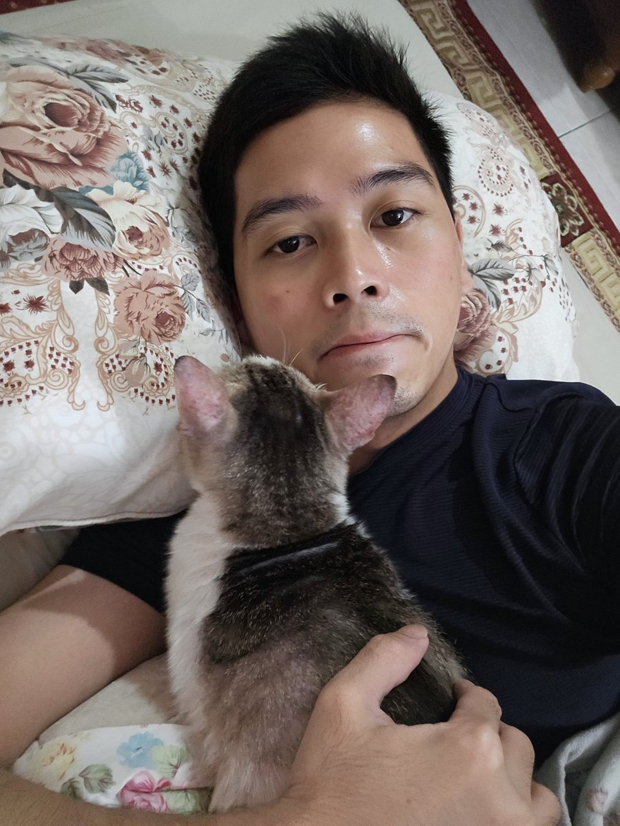 EMC22122000's tweet photo. Sellaluuuu neemplookkk ddiMukaaaa https://t.co/W29RmKqt2z