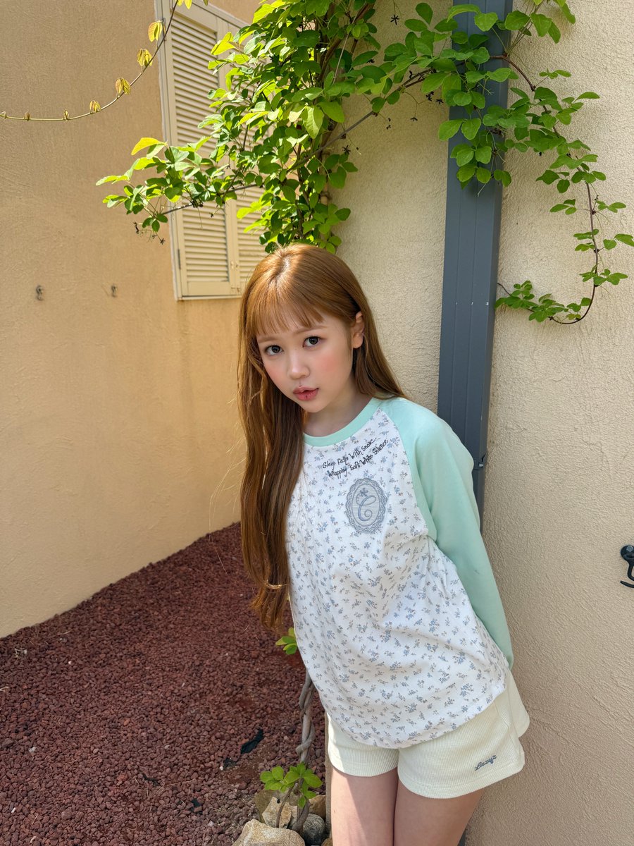 nayeoncm's tweet photo. ㅤ🪷 .. rüch is like minuscule lenticles
ㅤof hygroscope elixir and composing
ㅤamorous epistles canbe diaphanous
ㅤand néctarous, much like zephyrine. https://t.co/vX7JCFNdNQ