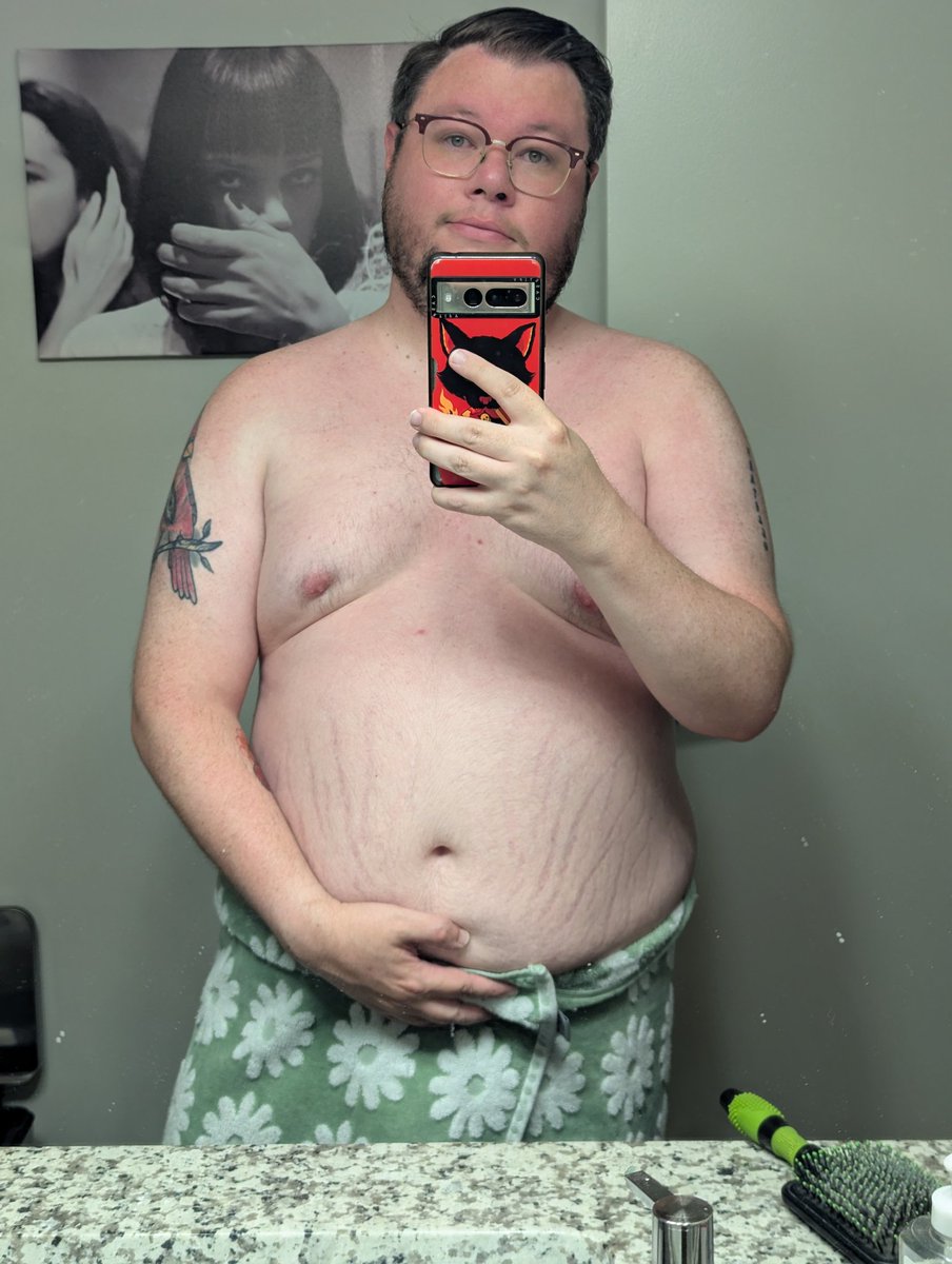 altdiscobear's tweet photo. Good morning and happy Tummy Tuesday https://t.co/qV1LbXlTrw
