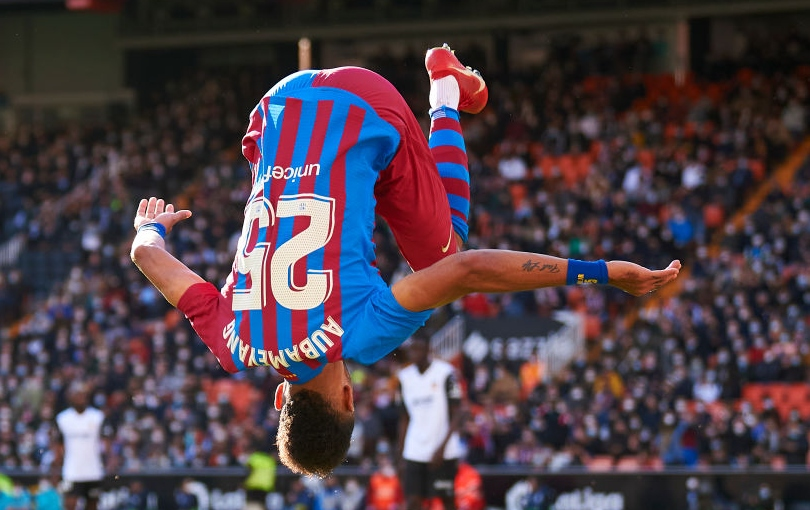 Barca_Buzz's tweet photo. We wish Pierre-Emerick Aubameyang a very happy 37th birthday! 🥳🎂

What are your birthday wishes for him? 🤔 https://t.co/Y9LkRBUPgL