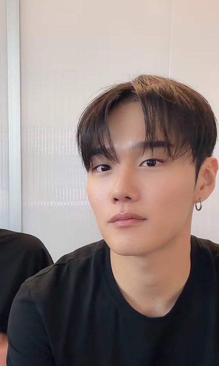 hunsides's tweet photo. AAAAAAAA SEUNGHUNNNNN 🥹 https://t.co/HlbtJNkYwR