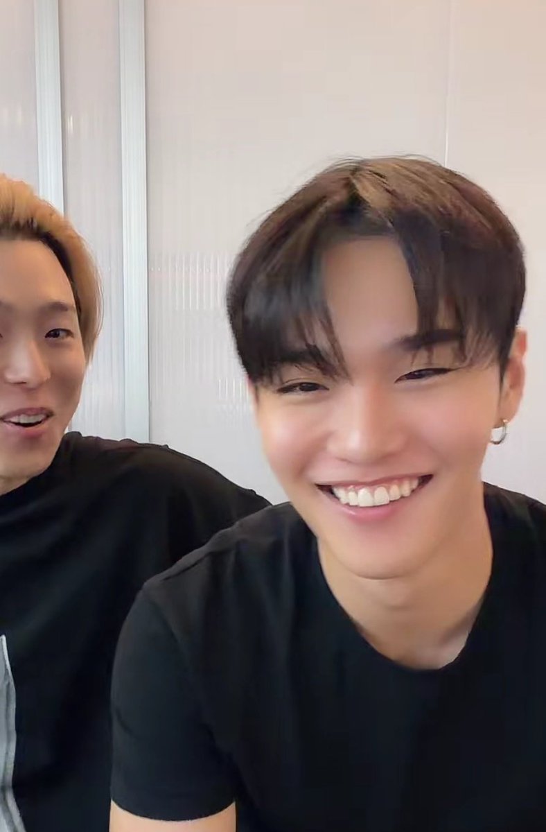 hunsides's tweet photo. AAAAAAAA SEUNGHUNNNNN 🥹 https://t.co/HlbtJNkYwR
