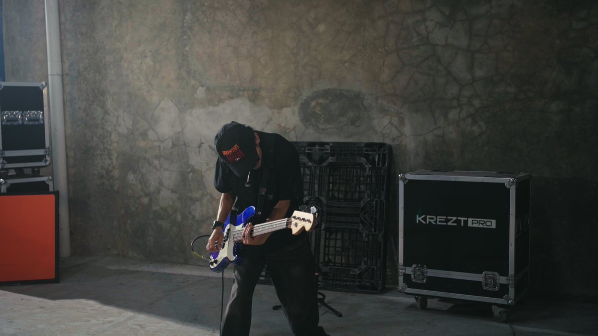 makhali__'s tweet photo. TREES Live at Krezt Pro 2026 — IS OUT!

Thank you all my guys! 🖤

https://t.co/XHZjjfvzPg

#KneelRecords #TreesMusicIndonesia https://t.co/CcdyxKDJfY