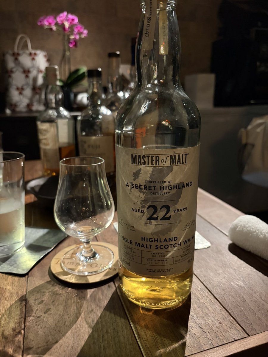 maruwani2's tweet photo. 船橋でアセスと研修、夜は開放感からモルトBARをさがし、ブルーカナリヤ2ndさんに辿り着いた。とても、良かった！オーセンティックな雰囲気で良いお店！ https://t.co/PEApK8FSi8