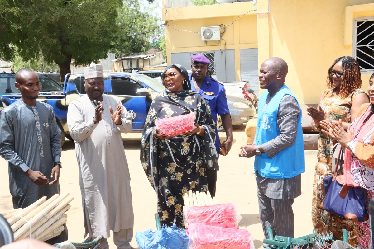 UnhcrTchad's tweet photo. @UnhcrTchad a remis ce 09 juin 2026 un lot de matériel d’assainissement (pelle, pioche, râteaux, brouettes, …) à la mairie du 6eme arrondissement de la ville de N'Djamena🇹🇩 pour les actions anticipatoires contre les inondations. Cet appui qui vise l’amélioration des conditions d'hygiène locale, contribuera aussi à améliorer le cadre de vie de la population par l’assainissement des espaces publics et communautaires de la commune.
