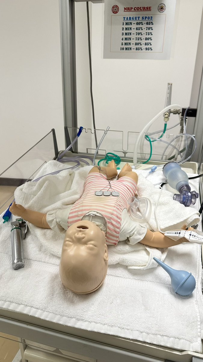 RT_le7v5's tweet photo. NRP course at RCMC👶🏻✨ https://t.co/EyiBvqf90a