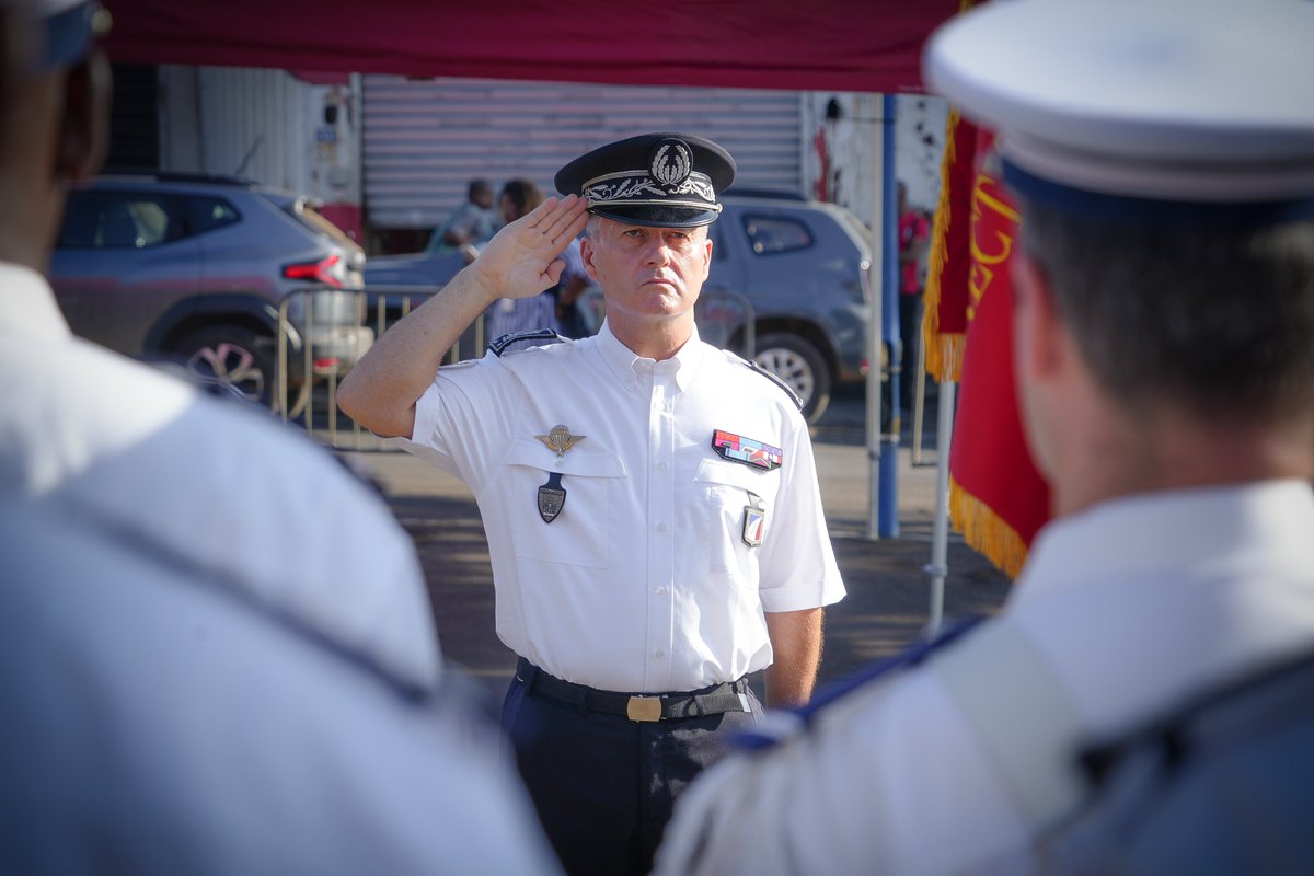 PoliceNat976's tweet photo. Aujourd’hui s’est tenue la cérémonie d’installation du Contrôleur général William Lliso dans ses fonctions de Directeur territorial de la Police nationale de Mayotte 👮 https://t.co/ZTFcPwIc9O