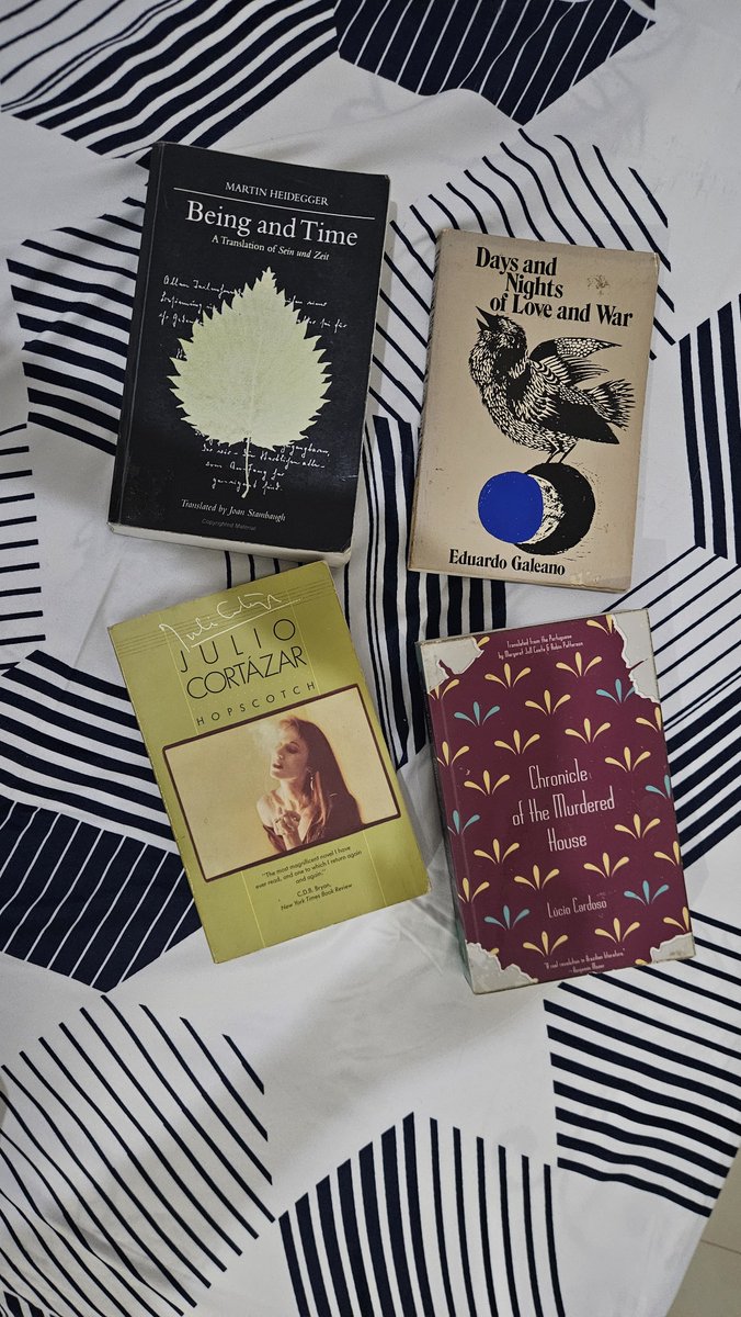 vikockroach's tweet photo. Book haul (ngambil dr rumah ortu) https://t.co/gEfpkq5wk7