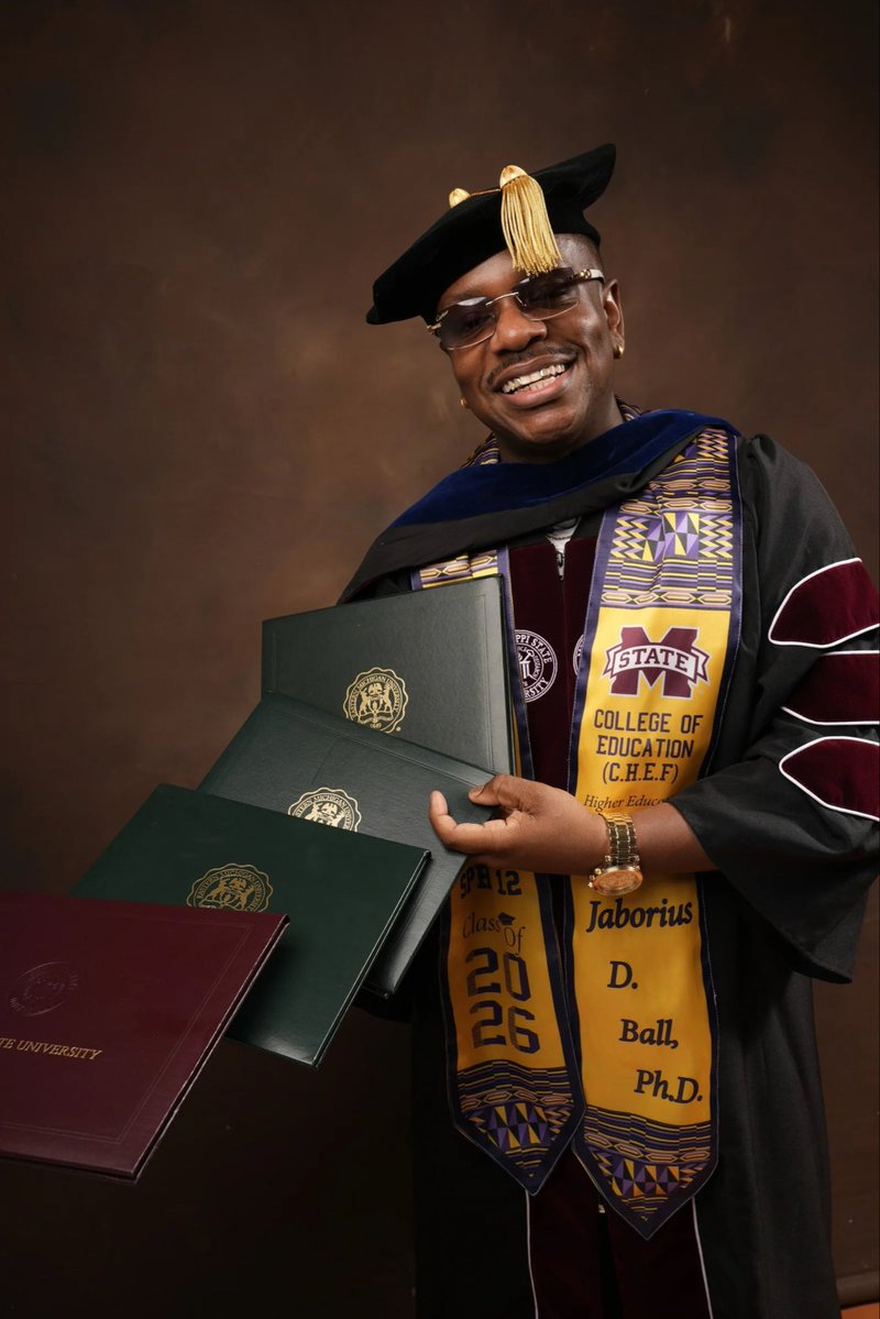 drjaboriusdball's tweet photo. Four generations removed from bondage. First generation to earn a Ph.D. That’s not just my story, that’s my legacy unfolding in real time.

For Eloise. For Lonnie. For Maxie. For the South. For Black people. For the next generation.

With Love, 

Dr. Jaborius D. Ball https://t.co/llv4qp9z9z