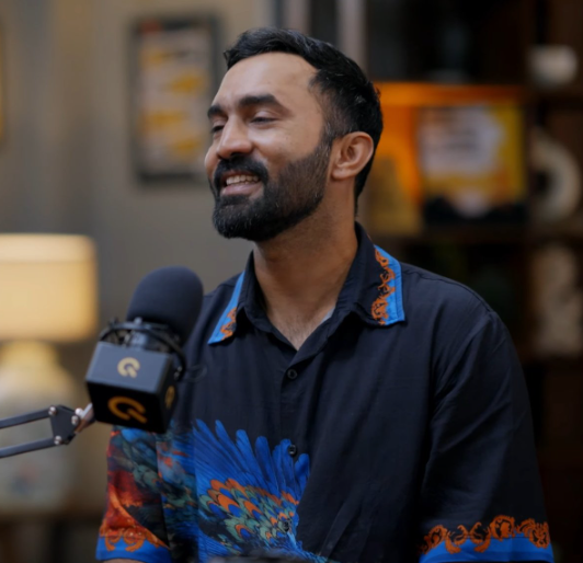 McgHolicc's tweet photo. Presenter :- Which moment you enjoyed the most in this IPL ?

Dinesh Kartik :- There are so many moments , but honestly that Six of Bhuvi over Deep covers was something else , the moment he hit that Six the dressing room went literally crazy the crowd , the teammates everyone was shouting like we won a world cup.  We wanted to win that match so desperately and that Six relfied us, many of the best finisher would have been fumbled too while hitting that shot at that particular point of situation , for sure best moment of this IPL

DK appreciating our main bowler for the batting that's why RCB is a champion team, but tbh that Six was something else man🫡🔥