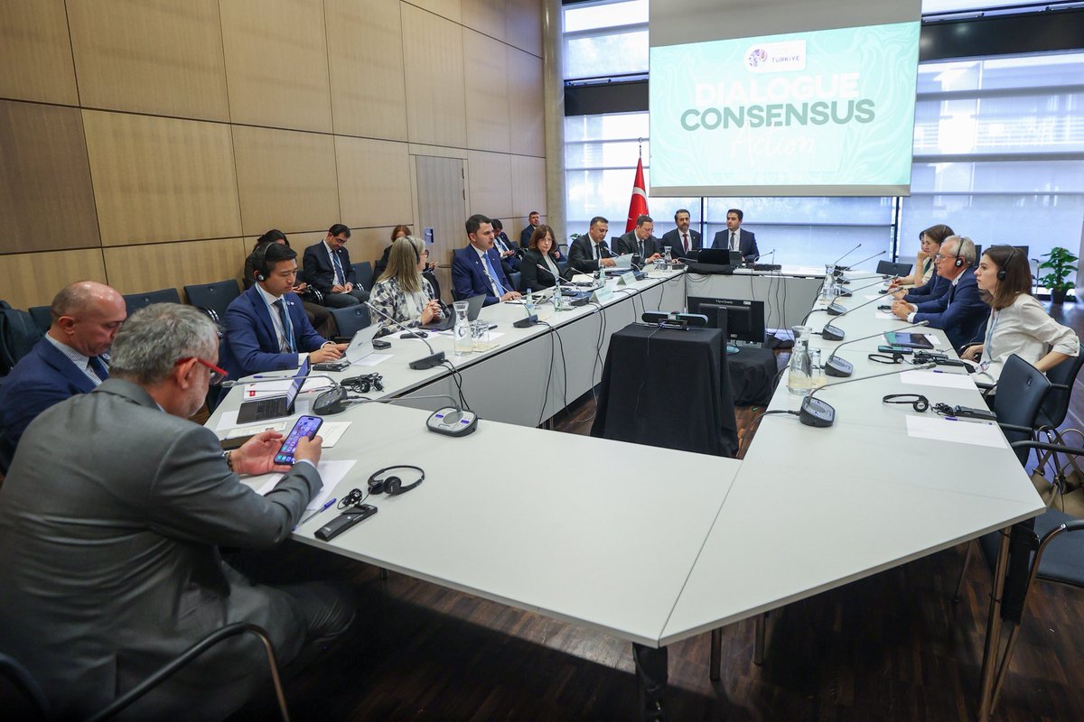 turkiyecop31's tweet photo. Within the framework of the Bonn Climate Change Conference, the COP31 Presidency held meetings with the Chair of the G77 and China Negotiating Group, as well as with climate representatives from the Russian Federation, in order to strengthen climate action, foster consensus, and deliver concrete outcomes in the period ahead.

#COP31 #COP31Presidency #JuneClimateMeetings