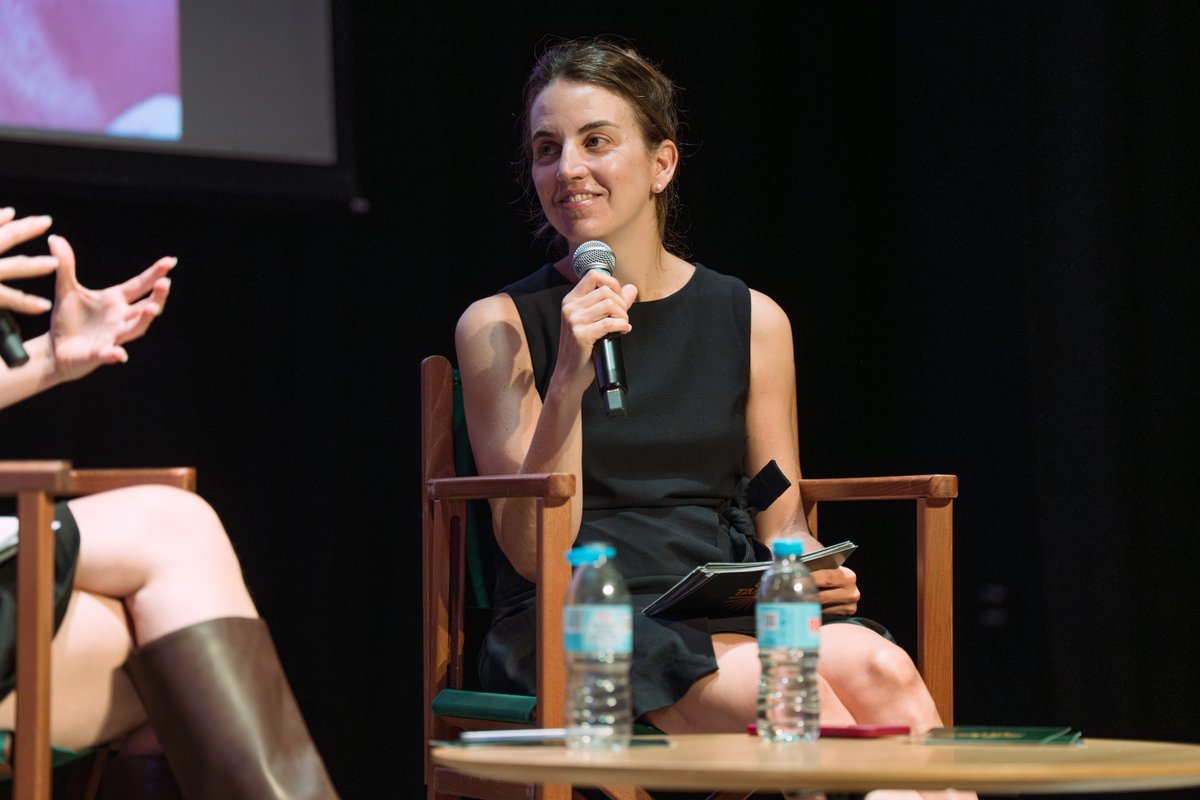 crisalidestudio's tweet photo. Nova trobada de ‘Viure escrivint’ amb Juliana Canet i @mporrasmarti al Futur Fest 📚

Una sessió per recórrer la literatura catalana i pensar col·lectivament sobre què vol dir escriure

Gràcies a totes les persones assistents! ✨ https://t.co/fhqU4Zbl4m
