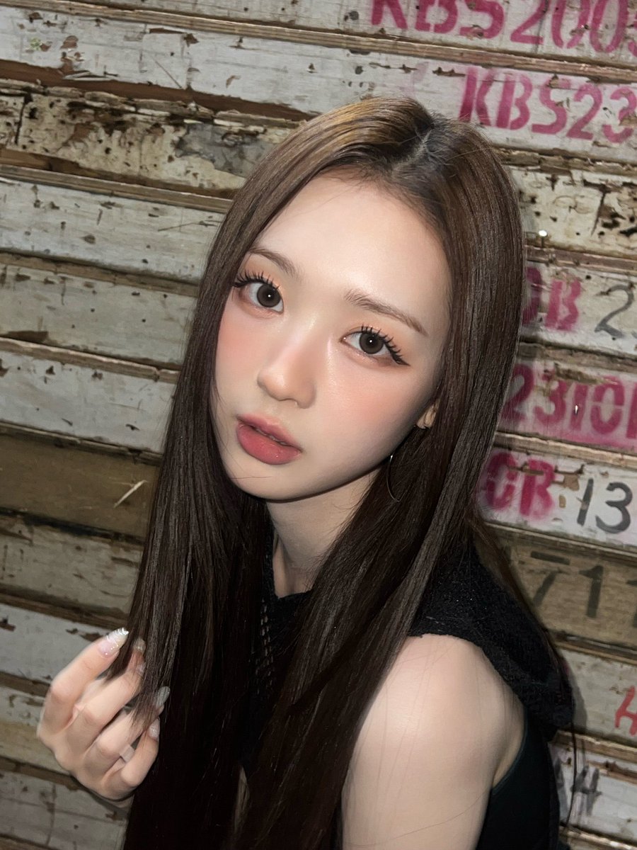 TripleSizeM's tweet photo. sooaeminstal(soomin,aespa,krystal) https://t.co/ce5qZCXuBz