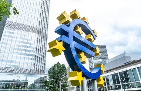 Boursorama's tweet photo. La BCE s'apprête à relever ses taux alors que les risques d'inflation refont surface https://t.co/hSoe7WmWLU https://t.co/XDWYasR9Od