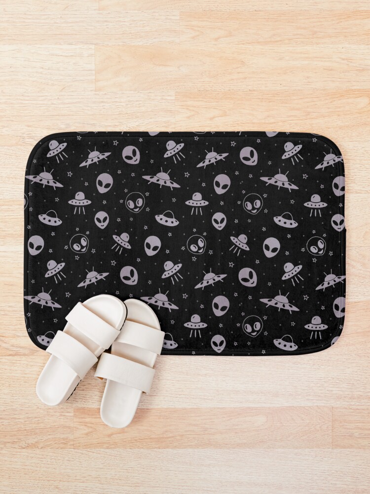 studiovickn's tweet photo. Greys Aliens and UFOs #BathMat >> https://t.co/6VJvA7Ggom #findyourthing #redbubble #alien #aliens #space #ufo #ufos https://t.co/4jwupR9dyP