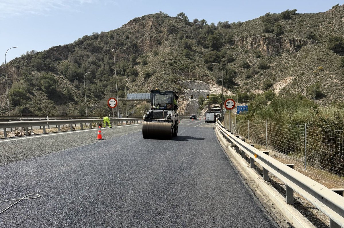 oscar_puente_'s tweet photo. Autorizamos en #CMin una inversión de 20,8 M€ en Málaga para reparar el firme en la A-7 y A-45 tras los temporales.

Los trabajos ya han finalizado en municipios como Estepona, Nerja o Antequera y seguimos en otros puntos para mejorar la circulación. https://t.co/9XB9fftve2