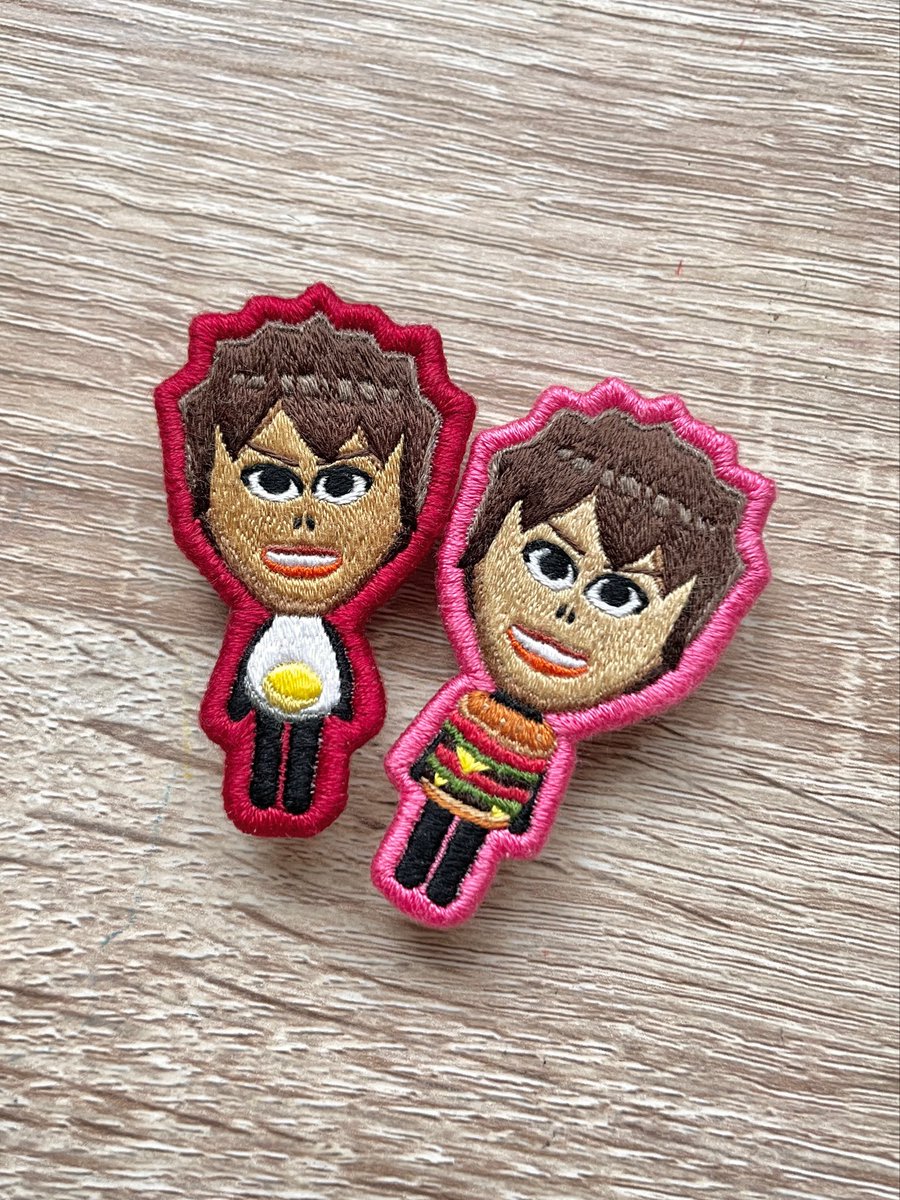 haru_hm0427's tweet photo. イベントに向けて推し活刺繍！
きよちんブローチです🪡
たまごが思ったよりこげちんになったのでバーガーは美白しときました https://t.co/2rQMridJX7