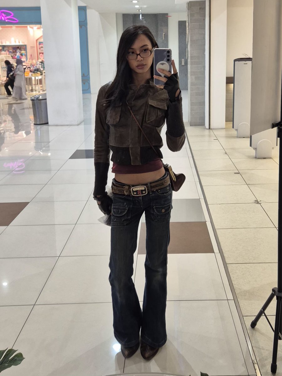 sellysendiri tweet media