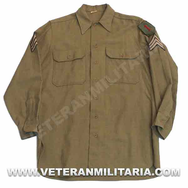 VMilitaria's tweet photo. 🇺🇸 Camisa original de tropa US M-1937.

Con parche de la 1.ª División de Infantería ("Big Red One") en el brazo izquierdo y galones de sargento, sin etiqueta del fabricante.

Prenda de colección. #WWII #Militaria #USArmy #Coleccionismo https://t.co/wR14VaSqmZ