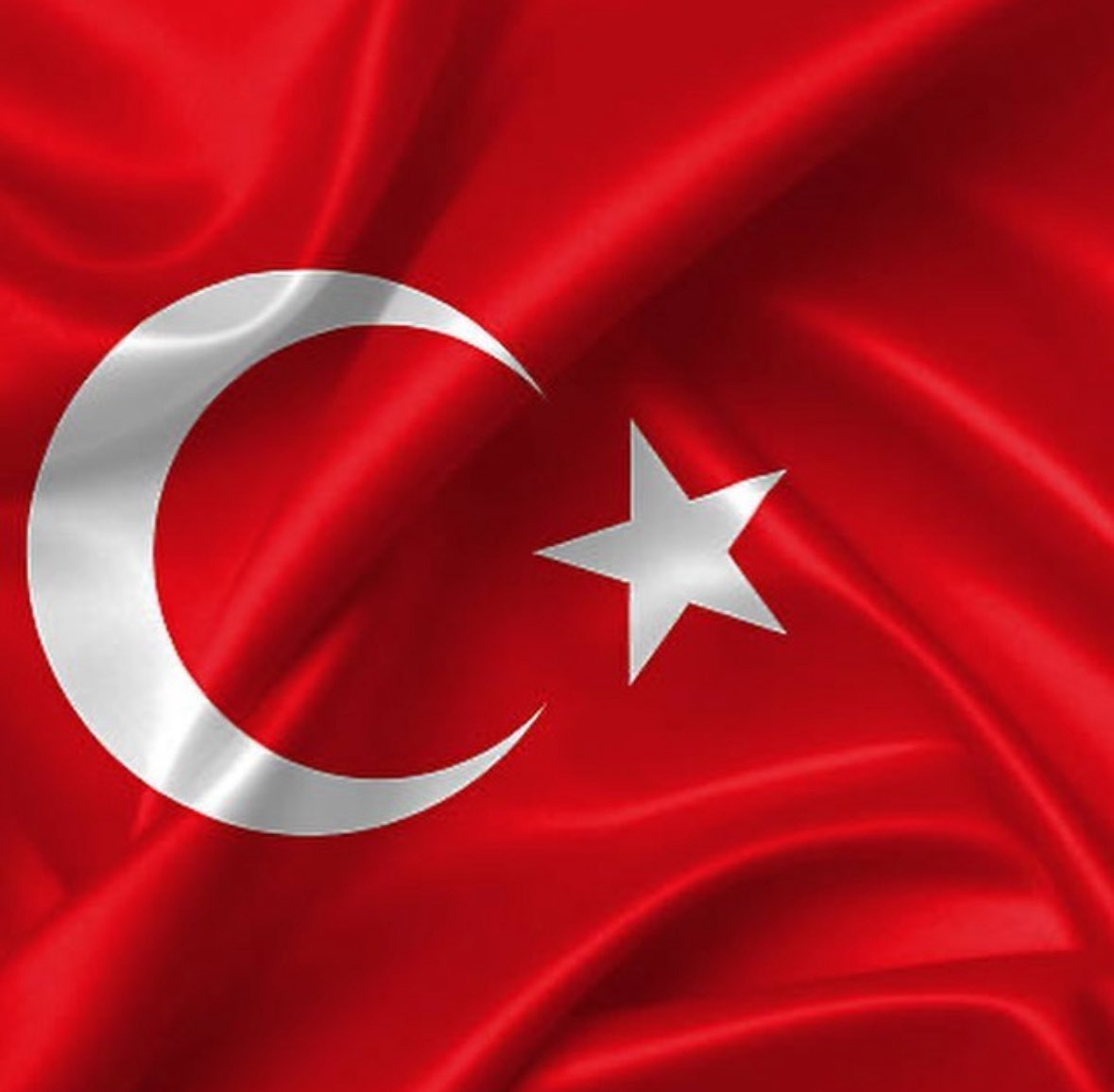 Tahir_Akyurek's tweet photo. Konya’mızda meydana gelen yangına müdahale ederken fedakârca görevini ifa ettiği sırada şehit olan itfaiye erimiz Mehmet Tekeli’nin vefatını derin bir üzüntüyle öğrenmiş bulunuyorum.

Milletimizin huzuru ve güvenliği için canı pahasına görev yapan kahraman şehidimize Allah’tan rahmet; kıymetli ailesine, yakınlarına, çalışma arkadaşlarına ve Konya Büyükşehir Belediyesi İtfaiye Teşkilatımıza sabır ve başsağlığı diliyorum. 

Mekânı cennet, makamı âli olsun. Aziz milletimizin başı sağ olsun.