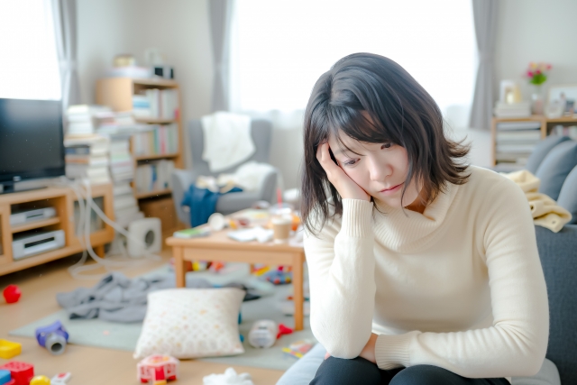 machidoritomo3's tweet photo. セルフネグレクト状態になっている人は

単に「怠け者」「頑張ってこなかった人」

というより

「頑張り過ぎてきた人」
「自分を大切に思えない人」
であることが少なくありません。

その結果
心のエネルギーが尽きてしまうことや
「ダメな自分」を確認してしまうことがあります。

「何もしたくない」
「自分のことがどうでもいい」

そんなセルフネグレクト状態の背景にある心理について書きました。

「このままじゃダメだ」と思う人にも読んで欲しい記事です。
　↓
『何もしたくない。自分のことがどうでもいい
　～セルフネグレクト状態になってしまう心理』
https://t.co/9xycl32AQU
＃セルフネグレクト