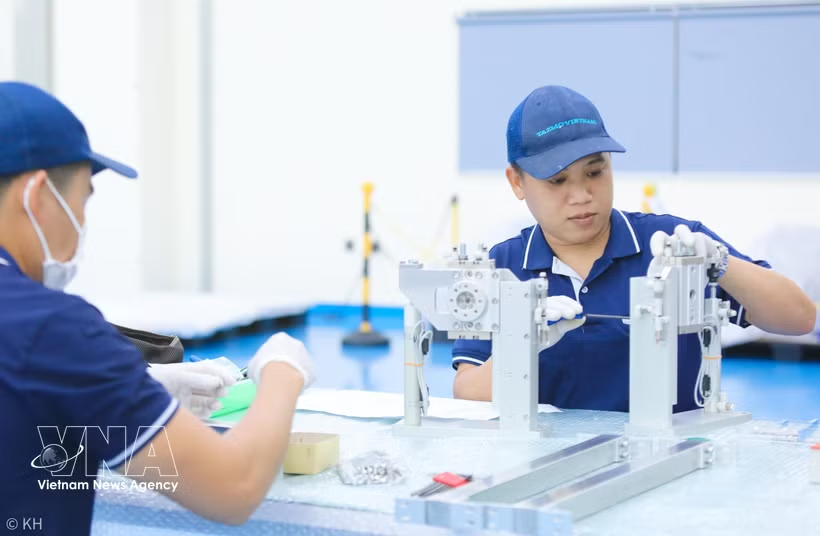 avnespanol's tweet photo. El grupo LG Innotek anunció el plan de construcción de la primera fábrica de sustratos para semiconductores en Vietnam, marcando un paso importante de la estrategia de mejorar la capacidad manufacturera.
#LGInnotex #LG #Vietnam #semiconductor
https://t.co/nrwEikKS7r https://t.co/3Ho5tGmOfR