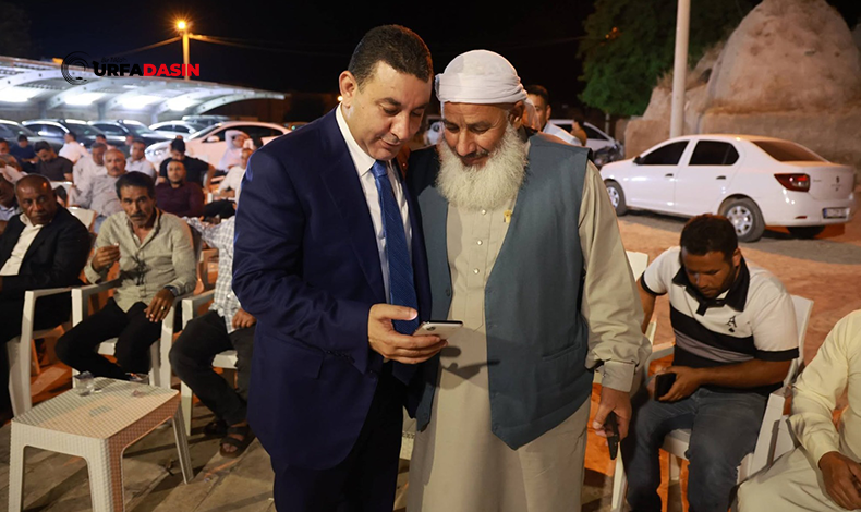 urfadasin's tweet photo. Başkan Özyavuz, Her Akşam Vatandaşlarla Bir Araya Geliyor https://t.co/AYChsYCNA6 #Şanlıurfa #Harran #MahmutOzyavuz #vatandaşlar @mahmutozyavuz https://t.co/h9XW1SeWnG