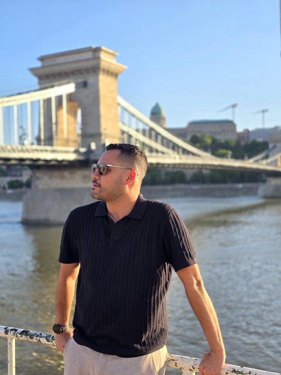 drwill88's tweet photo. Strike a pose 😎 #szechenyi #budapest https://t.co/7JHUzlcf0K