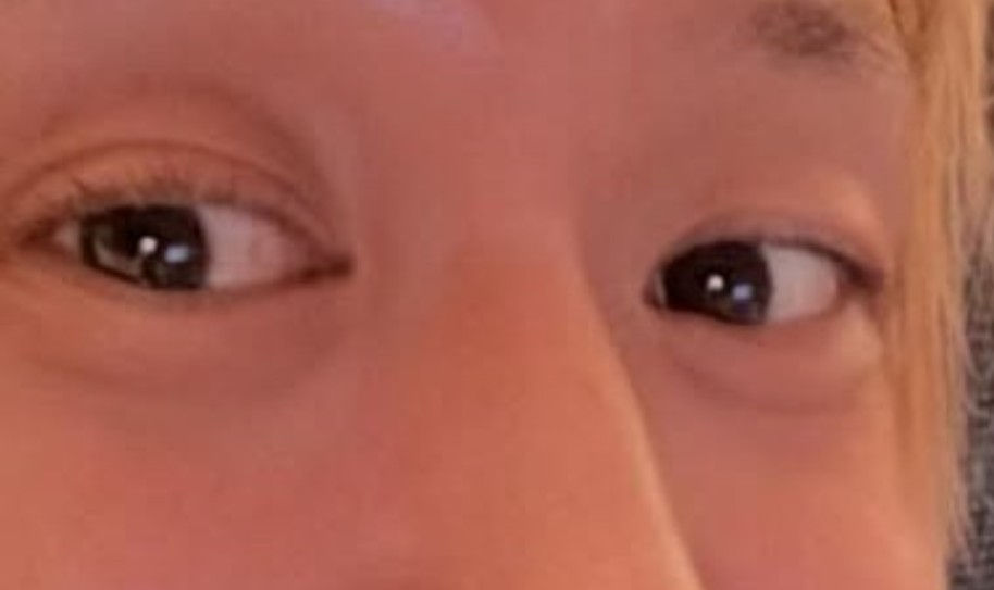 junkomama0612's tweet photo. このくるりんまつ毛を見るたび
子供の頃 いつもまつ毛を上向きに撫でてくれていたというパパに感謝してる🙏 https://t.co/5MOTFy59DK
