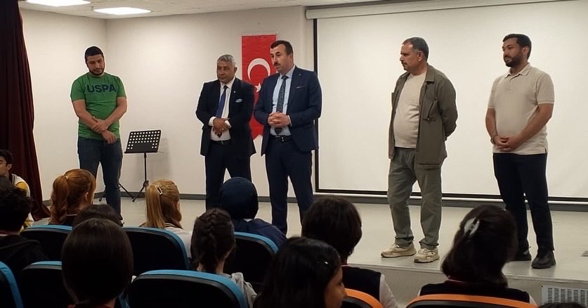 KilisMem's tweet photo. İl Millî Eğitim Müdürümüz Sayın İbrahim Açıkgöz’ün katılımıyla Kilis Anadolu Lisesinde öğrencilere yönelik YKS semineri düzenlendi. https://t.co/1oGxRcnGix