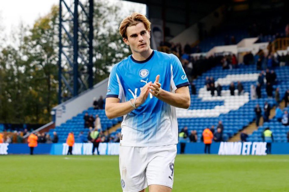 LeagueOne25's tweet photo. Huddersfield Town, Oxford United and Wycombe Wanderers are set to battle it out to sign Stoke City forward Nathan Lowe on a permanent deal ✍️ 

#htafc  #oufc #Chairboys https://t.co/32aDF3NjX1