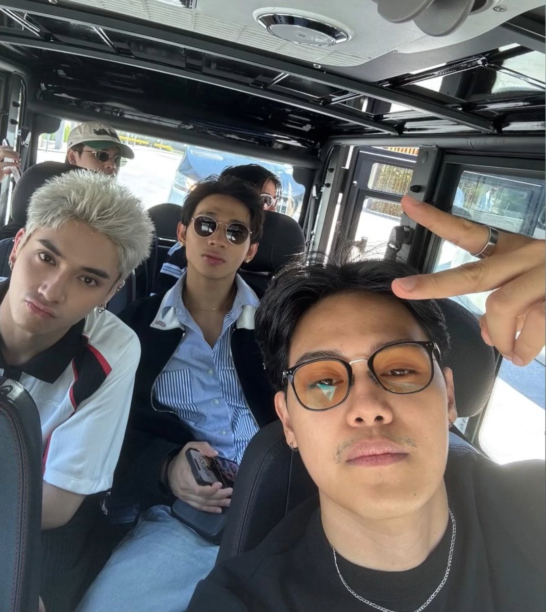 rockstarji_'s tweet photo. enjoy kayo dyan sa dubai! https://t.co/E0yC6p9UmE