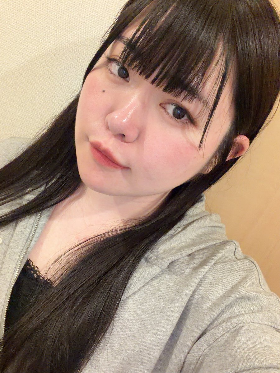 Suda_Aoi's tweet photo. おはよう☀️
約10年は自撮りをしてても、未だにブレるので成功率は1/3です😂

すこぶるお肌の調子が良い!!

でもちょっと油断したすきにちょっと油断したので⇽

お散歩したいなぁと🐾思ったら梅雨…(  °ω°):∵

冬のお野菜🥬の為に我慢😖
踊ると痩せると言われてるやつとかやってみようかな🕺✨ https://t.co/mK6aXcKvzB