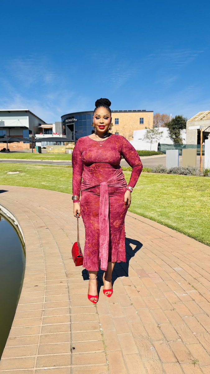 Roxanne_enhle's tweet photo. 🏳️‍⚧️⚧️ happy pride month 🏳️‍🌈 https://t.co/D0rYfng0wr