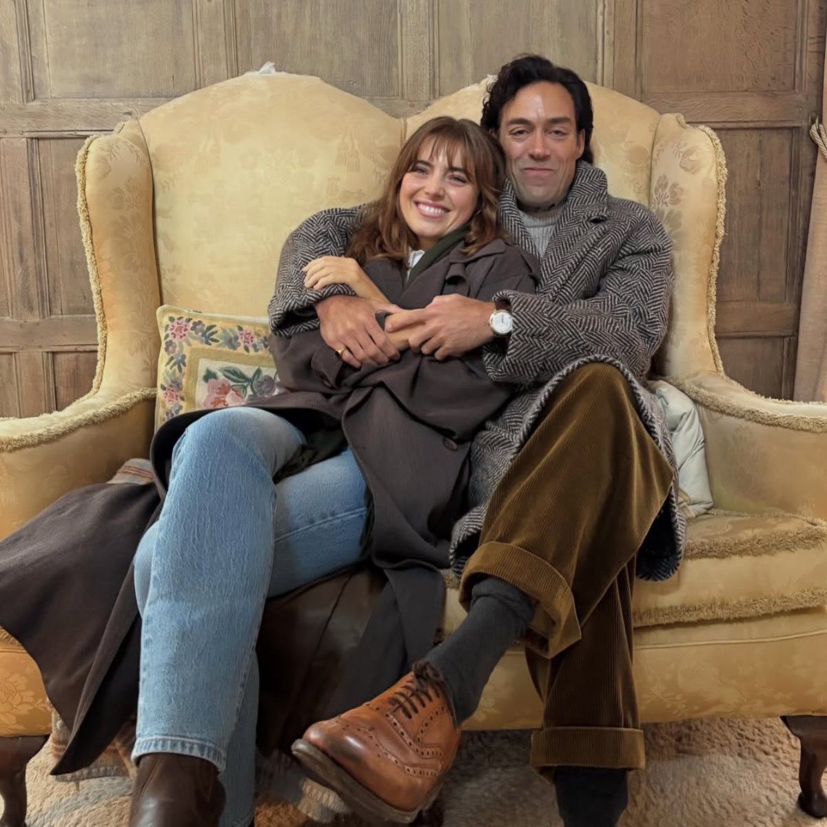 embiscuits's tweet photo. when your ship is loved by both the actors and the creators 🙂‍↕️🙂‍↕️ https://t.co/D0uNJMlIiF