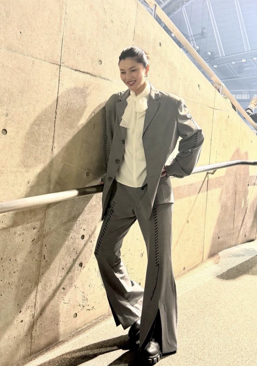 MIKAGE_SHIN_'s tweet photo. 【PRESS】
PRODUCE101JAPAN新世界

Power Jacket and Slit Flare Pants
Starring: 仲宗根梨乃様

Thank you.

https://t.co/FdvpnLJGCK https://t.co/c7hrKI9JCQ