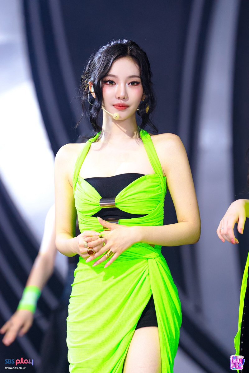 yizhuo1st's tweet photo. Inkigayo PD Note - ‘Lemonade’ 

#NINGNING #닝닝 #宁宁 https://t.co/m8QEIrcUoU