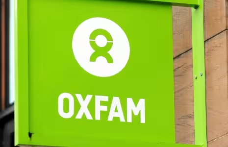 Boursorama's tweet photo. Les grandes entreprises européennes alimentent les inégalités, selon Oxfam https://t.co/jOiUzyZHtr https://t.co/KLtpP1iTkq