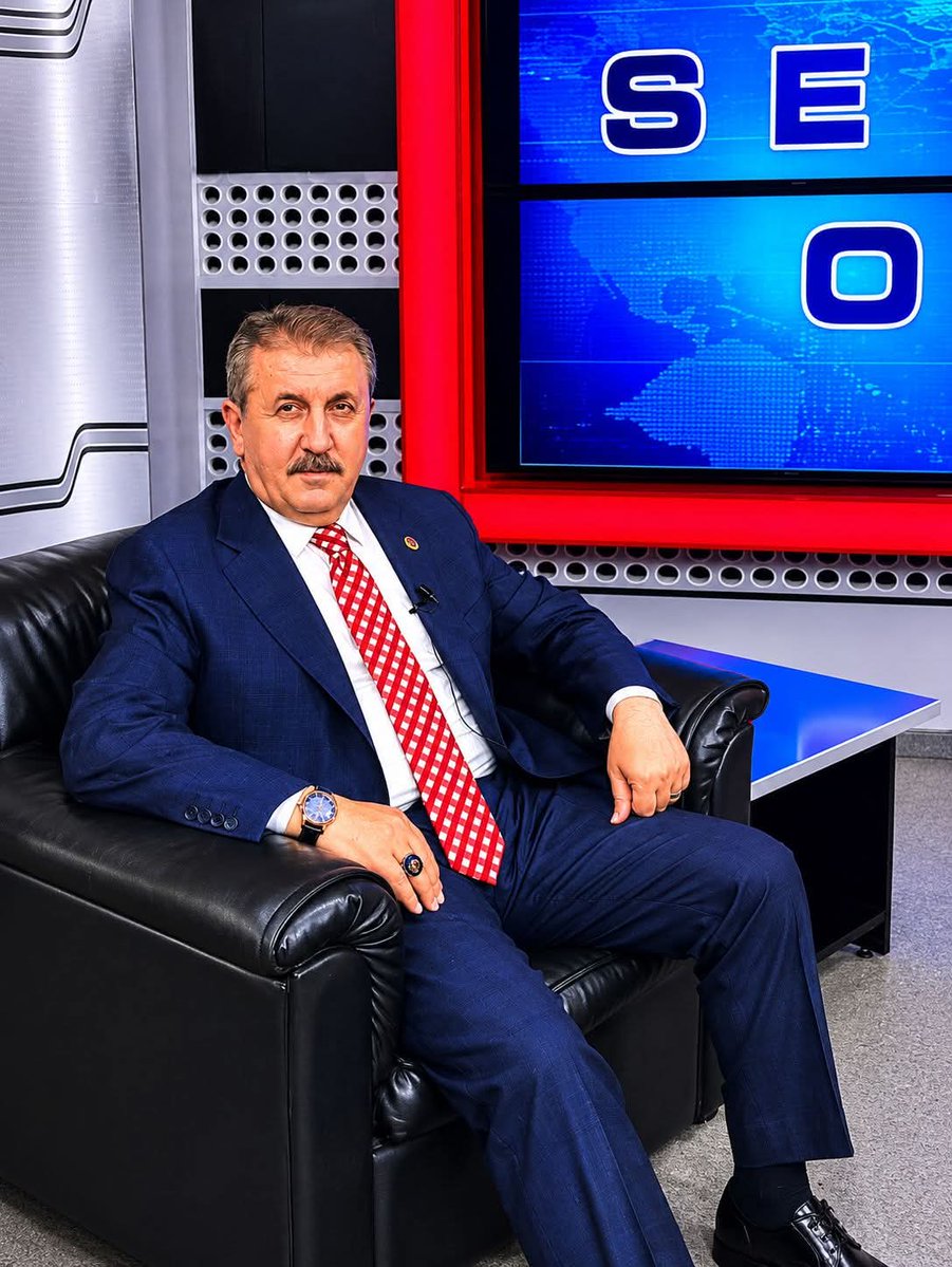 BBPKIRSEHIR_40's tweet photo. Lidere Sadakat, Davaya Adanmışlık

Büyük Birlik Partimizin Genel Başkanımız Sayın Mustafa Destici Beyefendi'nin liderliğinde; milletimizin, devletimizin ve davamızın emrinde yürümeye devam ediyoruz.

Sadakatimiz makam ve mevkilere değil; hakka, adalete, millet sevdasına ve kutlu davamızadır. Sayın Genel Başkanımız Mustafa Destici'nin ortaya koyduğu kararlı duruş, milli ve manevi değerlere bağlı siyaset anlayışı bizlere her zaman yol göstermektedir.

Liderimizin emrinde ve izinde; birlik, kardeşlik ve güçlü Türkiye hedefi doğrultusunda durmadan, yorulmadan çalışmaya devam edeceğiz.

Rabbim birliğimizi daim, mücadelemizi bereketli eylesin.

@Mustafa_Destici
@TevfikEren06
@yorukcuoglu
@hakancelen06
Ali Boyacı
Büyük Birlik Partisi Kırşehir İl Başkanı