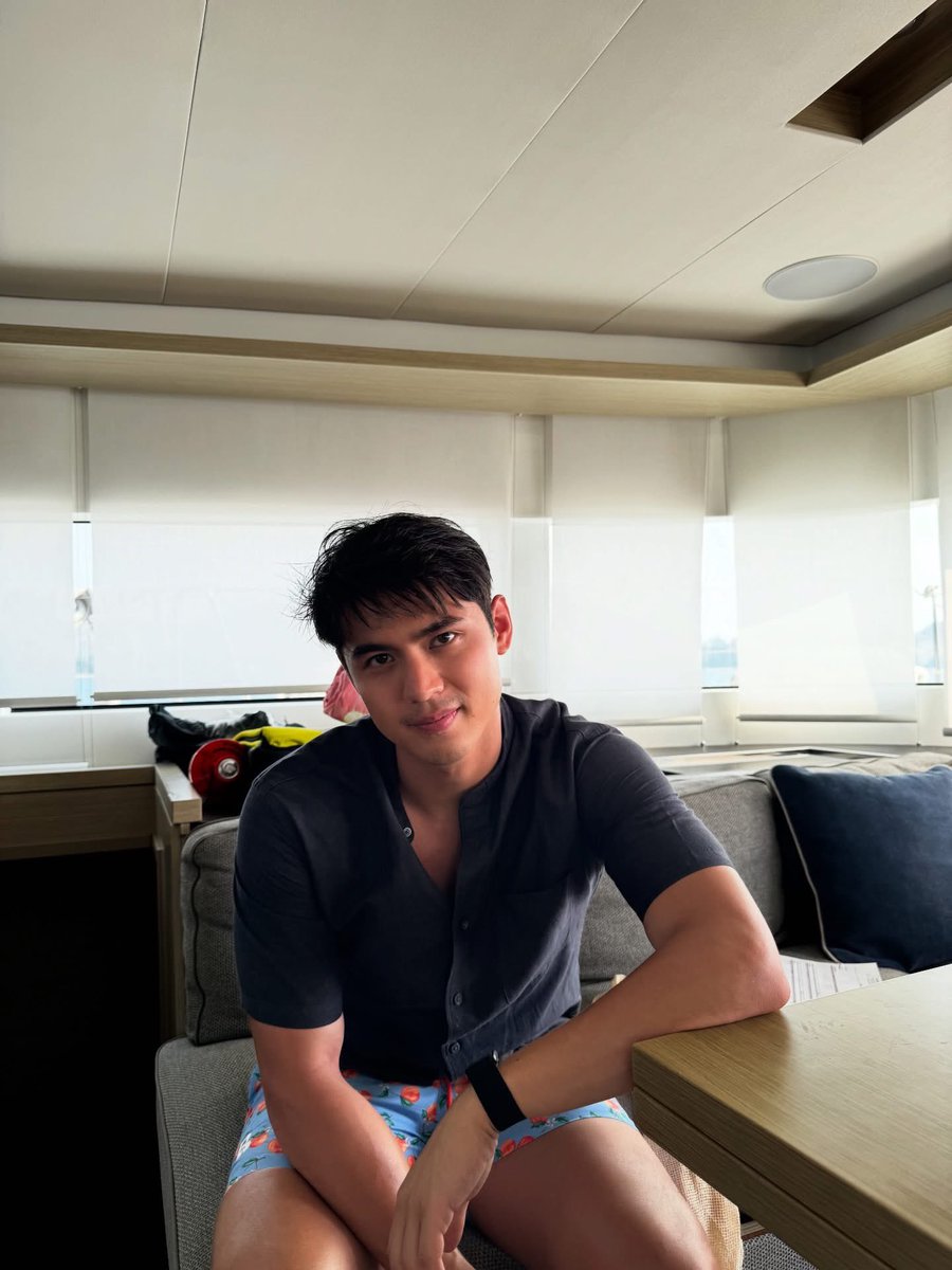 familioph's tweet photo. break muna https://t.co/B8BWcGQLFT
